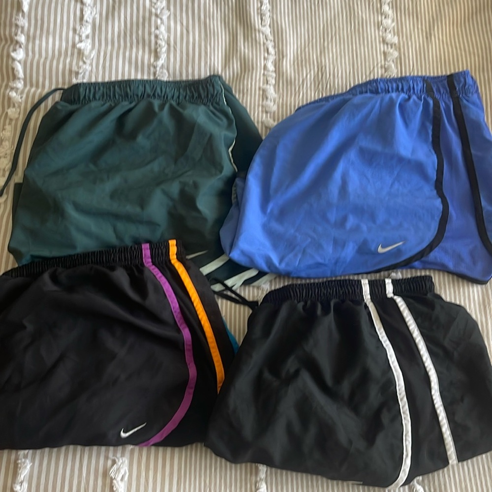 Set of 4 Nike shorts